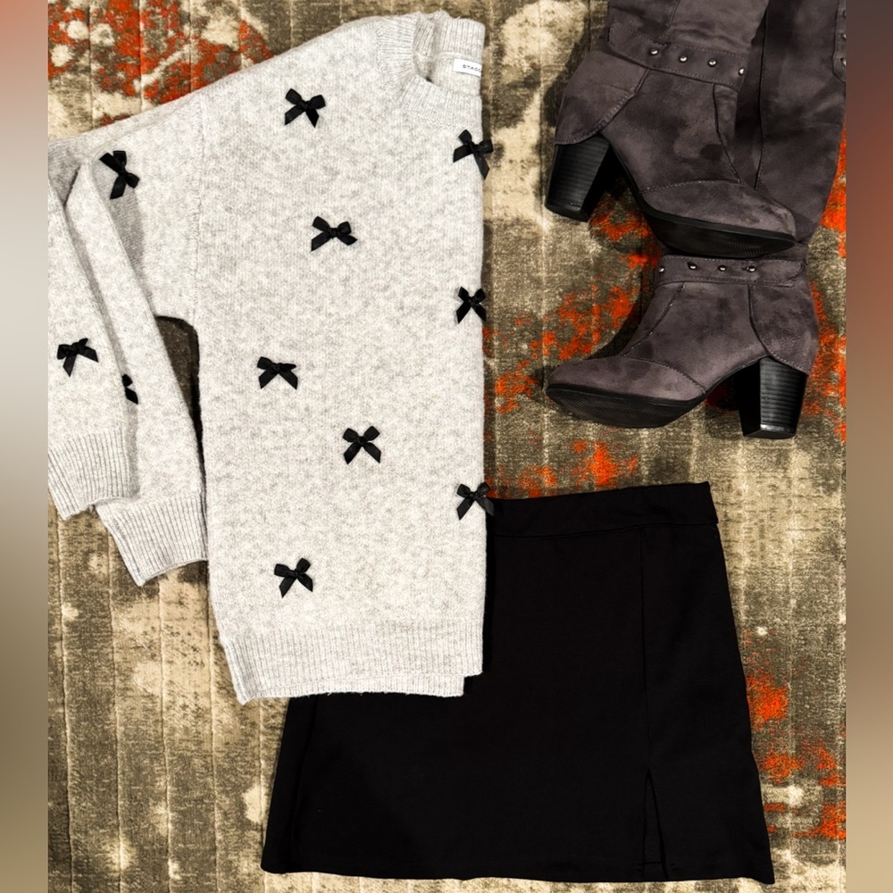 New Staccato Heather Grey & Black Bow Sweater